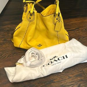 Authentic coach purse in excellent condition with dust bag.